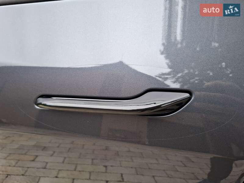 Позашляховик / Кросовер Tesla Model Y 2023 в Києві