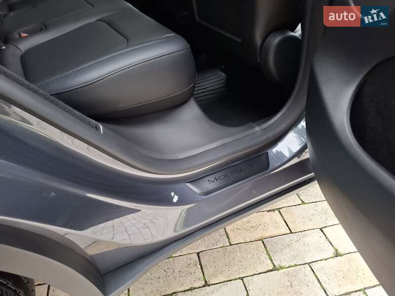 Позашляховик / Кросовер Tesla Model Y 2023 в Києві