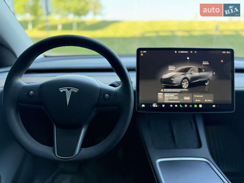 Внедорожник / Кроссовер Tesla Model Y 2024 в Киеве