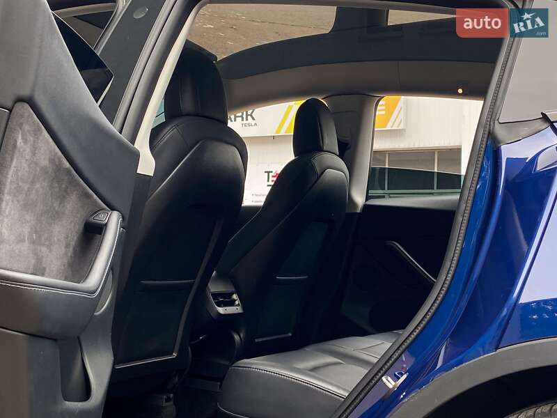 Позашляховик / Кросовер Tesla Model Y 2021 в Києві