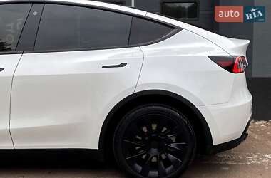 Позашляховик / Кросовер Tesla Model Y 2023 в 