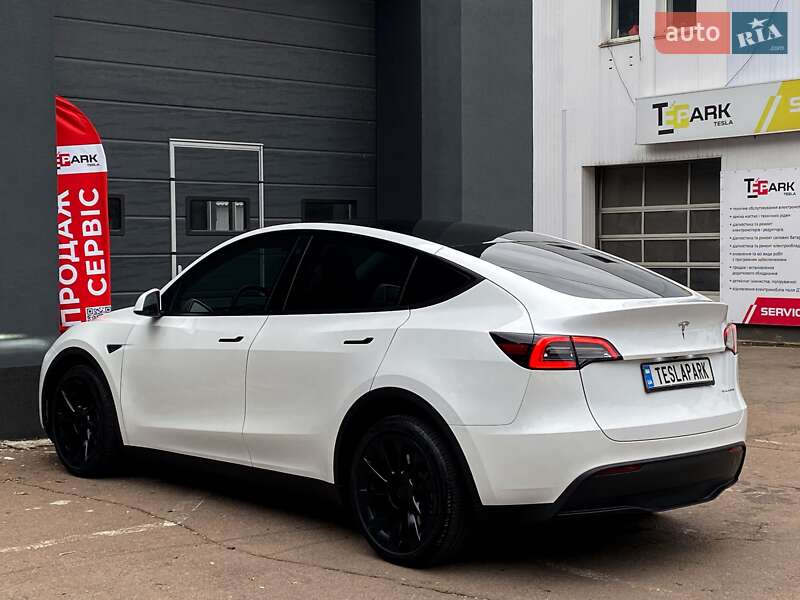 Внедорожник / Кроссовер Tesla Model Y 2023 в Киеве