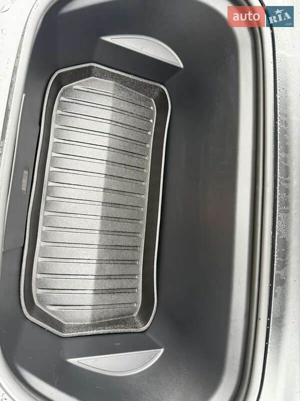 Позашляховик / Кросовер Tesla Model Y 2022 в Вінниці фото 25 Позашляховик / Кросовер Tesla Model Y 2022 в Вінниці