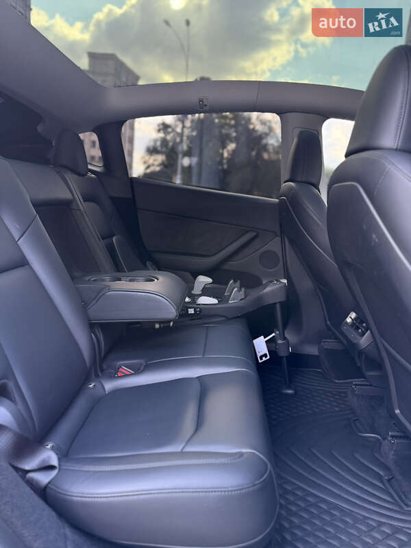 Позашляховик / Кросовер Tesla Model Y 2022 в Харкові