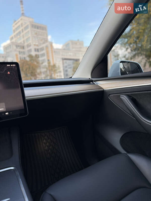 Позашляховик / Кросовер Tesla Model Y 2022 в Харкові