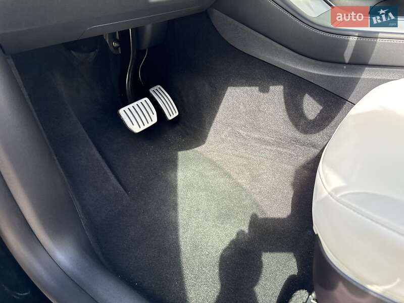 Внедорожник / Кроссовер Tesla Model Y 2022 в Луцке