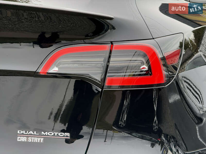 Позашляховик / Кросовер Tesla Model Y 2021 в Стрию