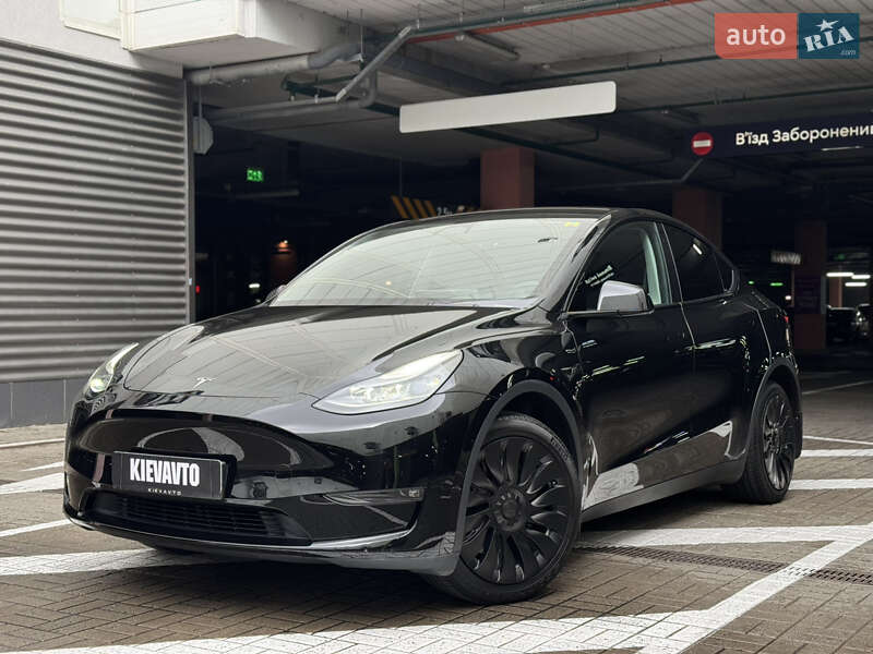 Tesla Model Y 2023