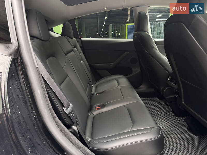 Внедорожник / Кроссовер Tesla Model Y 2023 в Киеве