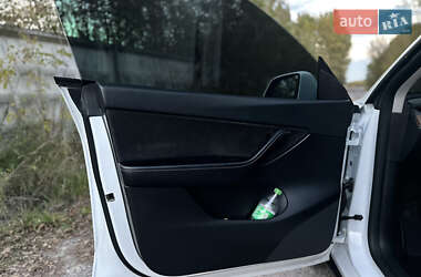 Позашляховик / Кросовер Tesla Model Y 2021 в 