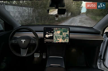 Позашляховик / Кросовер Tesla Model Y 2021 в 