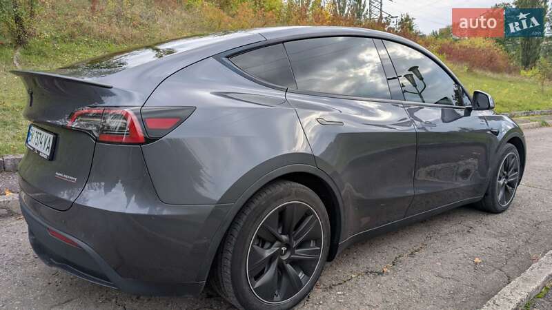 Внедорожник / Кроссовер Tesla Model Y 2021 в Ровно