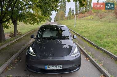 Tesla Model Y 2021