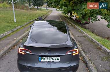 Позашляховик / Кросовер Tesla Model Y 2021 в 