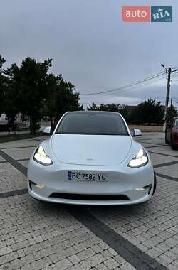 Tesla Model Y 2022