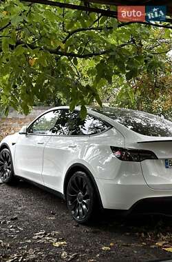 Позашляховик / Кросовер Tesla Model Y 2022 в 