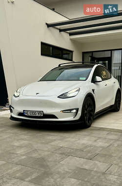 Внедорожник / Кроссовер Tesla Model Y 2021 в 