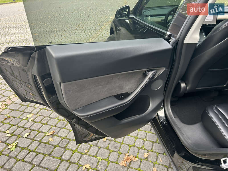 Внедорожник / Кроссовер Tesla Model Y 2020 в Львове