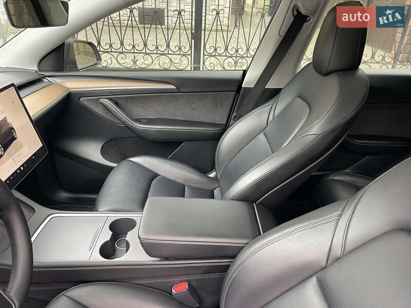 Внедорожник / Кроссовер Tesla Model Y 2023 в Луцке