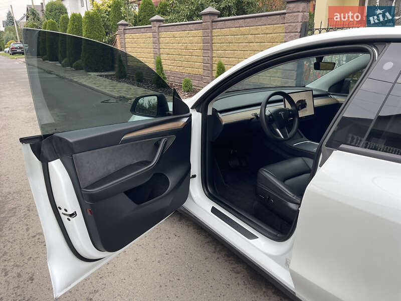Внедорожник / Кроссовер Tesla Model Y 2023 в Луцке