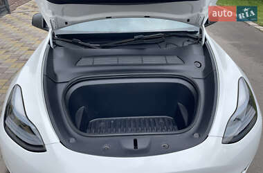 Внедорожник / Кроссовер Tesla Model Y 2023 в 