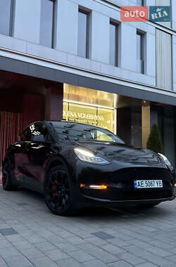 Позашляховик / Кросовер Tesla Model Y 2021 в Дніпрі