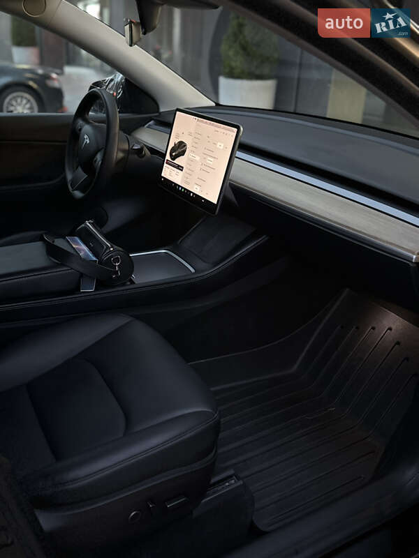 Внедорожник / Кроссовер Tesla Model Y 2021 в Днепре