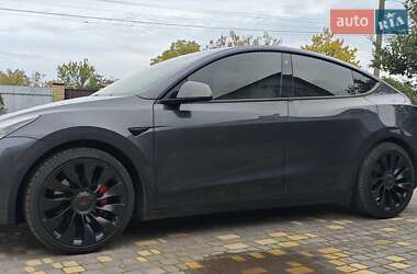 Позашляховик / Кросовер Tesla Model Y 2022 в 