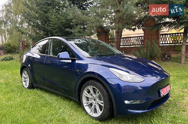 Позашляховик / Кросовер Tesla Model Y 2023 в 