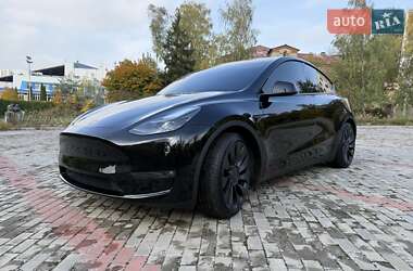 Позашляховик / Кросовер Tesla Model Y 2024 в 
