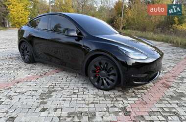 Tesla Model Y 2024