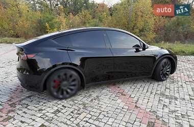 Позашляховик / Кросовер Tesla Model Y 2024 в 