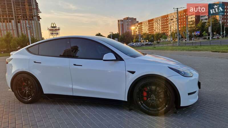 Tesla Model Y 2022