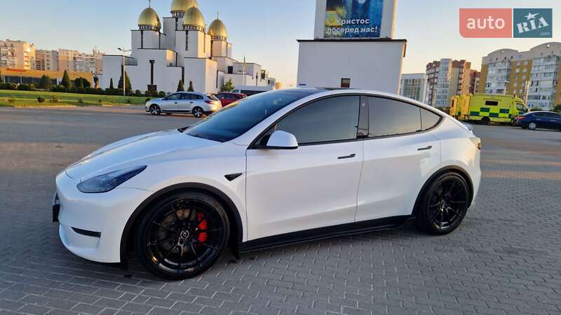 Позашляховик / Кросовер Tesla Model Y 2022 в Львові