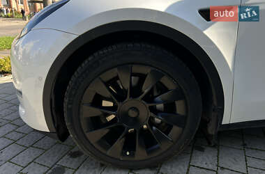 Внедорожник / Кроссовер Tesla Model Y 2021 в 