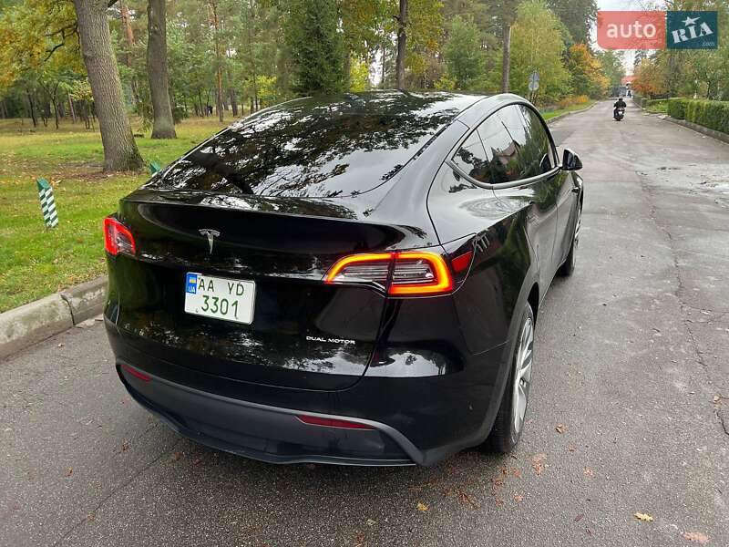Позашляховик / Кросовер Tesla Model Y 2024 в Києві