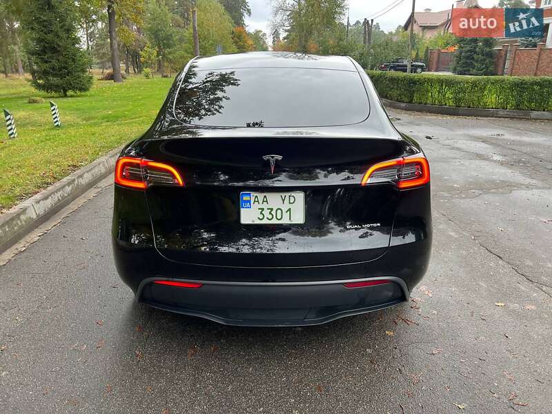 Позашляховик / Кросовер Tesla Model Y 2024 в Києві