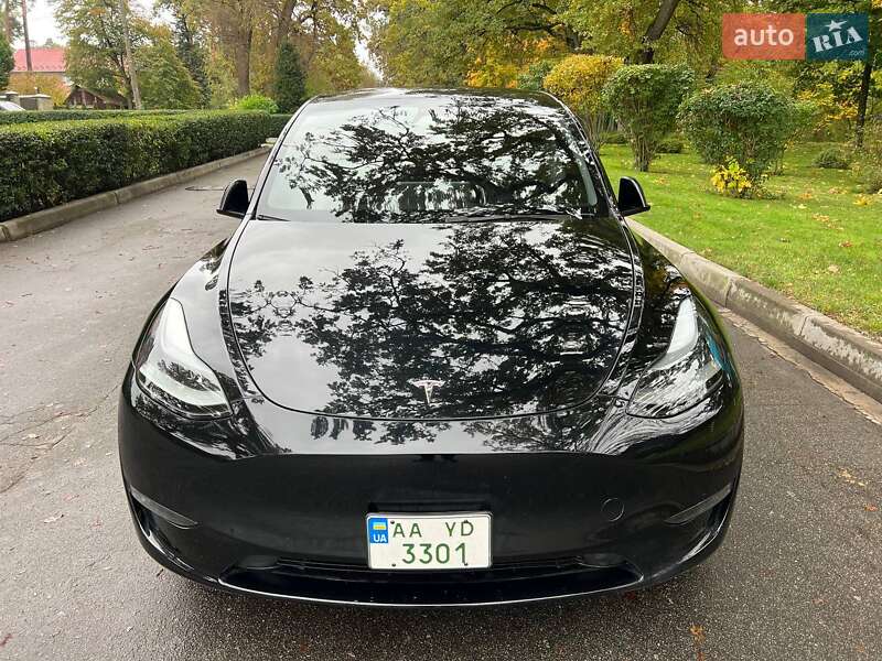 Позашляховик / Кросовер Tesla Model Y 2024 в Києві