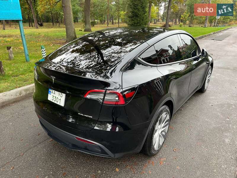 Позашляховик / Кросовер Tesla Model Y 2024 в Києві