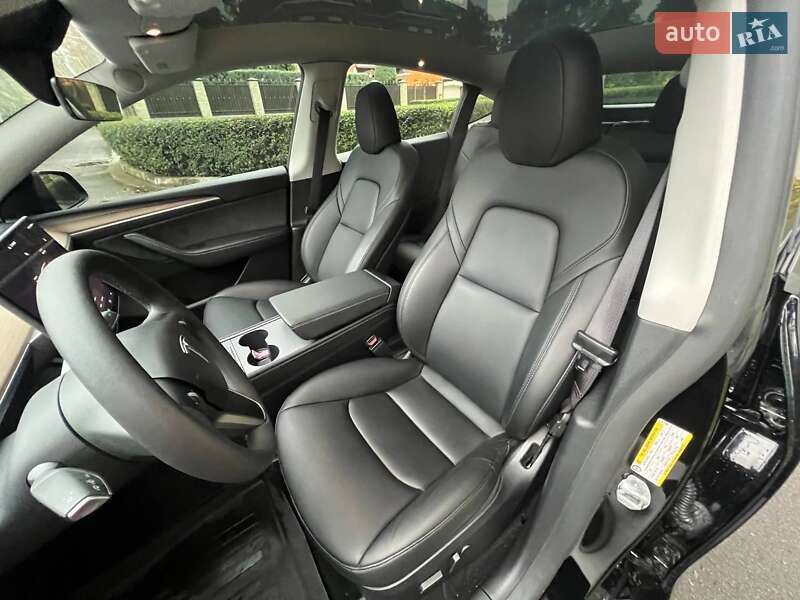 Позашляховик / Кросовер Tesla Model Y 2024 в Києві