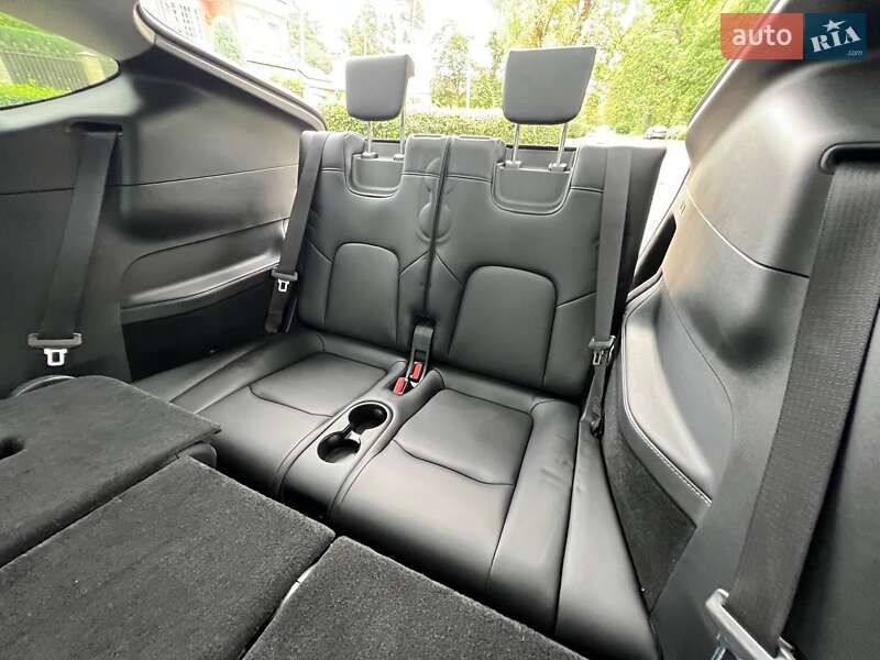 Позашляховик / Кросовер Tesla Model Y 2024 в Києві