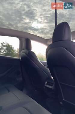 Позашляховик / Кросовер Tesla Model Y 2021 в 