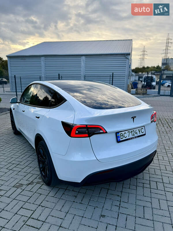Позашляховик / Кросовер Tesla Model Y 2023 в Львові