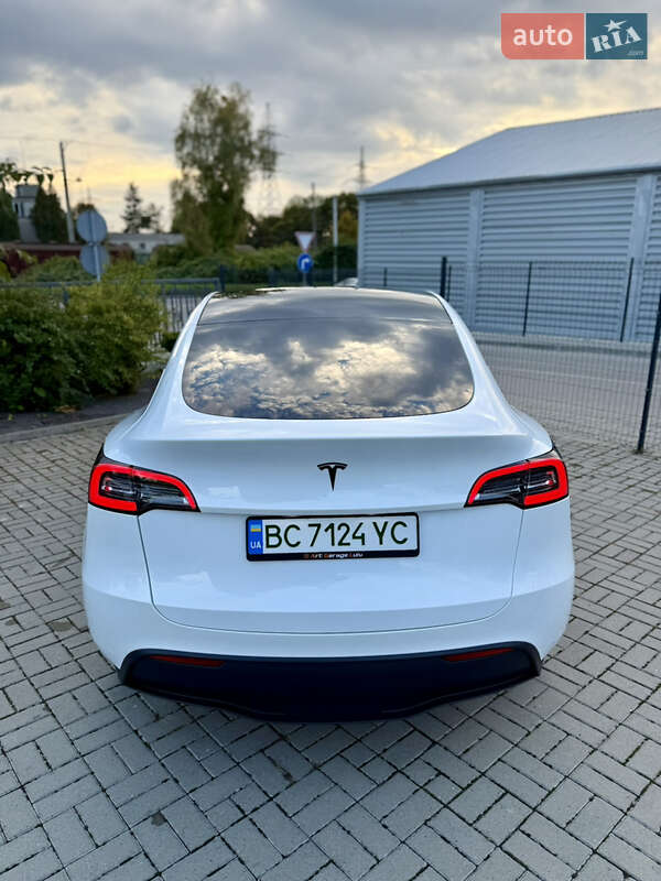 Позашляховик / Кросовер Tesla Model Y 2023 в Львові