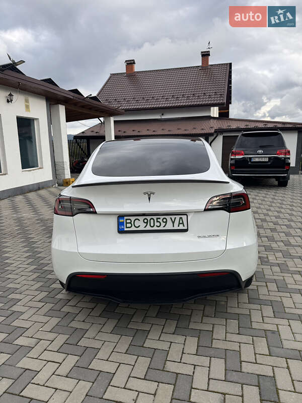 Внедорожник / Кроссовер Tesla Model Y 2023 в Львове