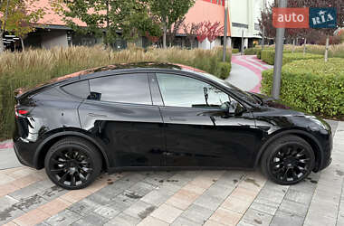 Позашляховик / Кросовер Tesla Model Y 2023 в 