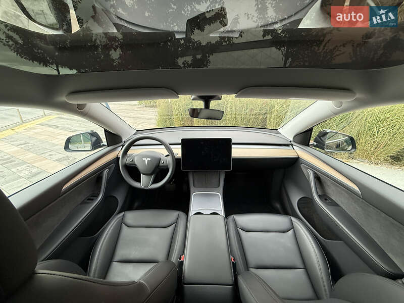Внедорожник / Кроссовер Tesla Model Y 2023 в Киеве