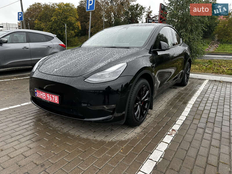 Позашляховик / Кросовер Tesla Model Y 2024 в Рівному