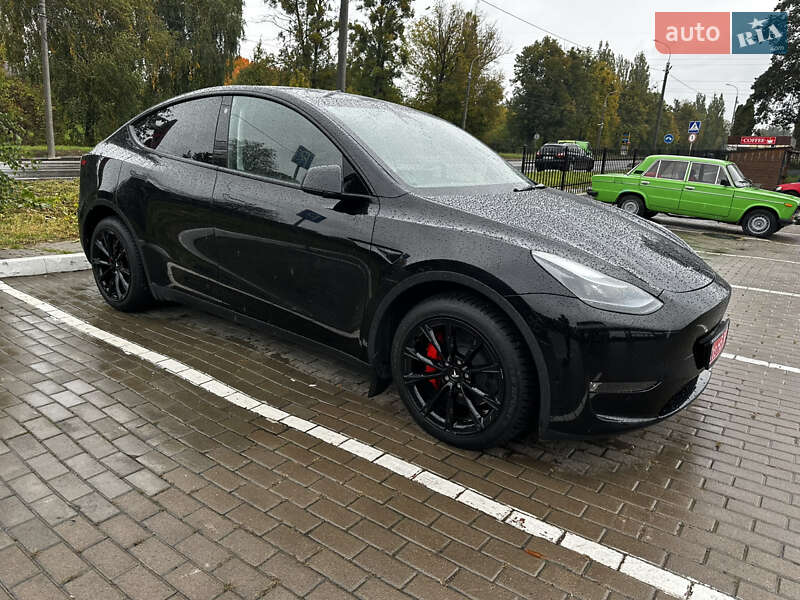 Позашляховик / Кросовер Tesla Model Y 2024 в Рівному