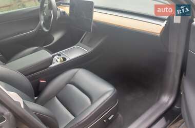 Позашляховик / Кросовер Tesla Model Y 2021 в 